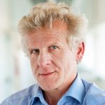A Risk-Hedging View to Refinery Capacity Investment